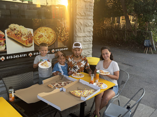 Photo of Mia Pizza & Shawarma - 1124 Rue Saint-Louis, Gatineau, QC J8T 2R7