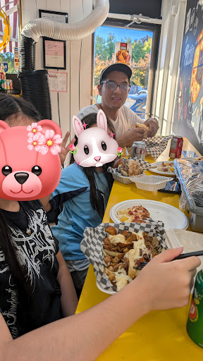 Photo of Mia Pizza & Shawarma - 1124 Rue Saint-Louis, Gatineau, QC J8T 2R7