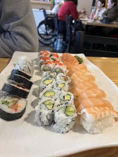 Photo of Sushi Izumi - 1000 Bd du Séminaire N, Saint-Jean-sur-Richelieu, QC J3A 1E5