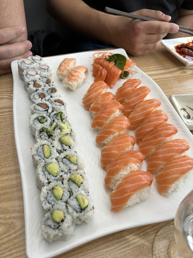 Photo of Sushi Izumi - 1000 Bd du Séminaire N, Saint-Jean-sur-Richelieu, QC J3A 1E5