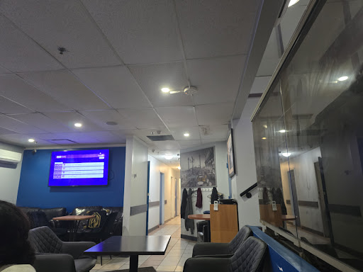 Photo of Tarboosh - 6000 Chem. de la Côte-des-Neiges, Montréal, QC H3S 1Z8