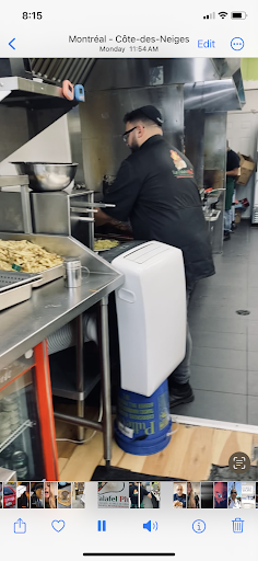 Photo of Le Falafel Plus+ - 6245 Bd Décarie, Montréal, QC H3W 3E1