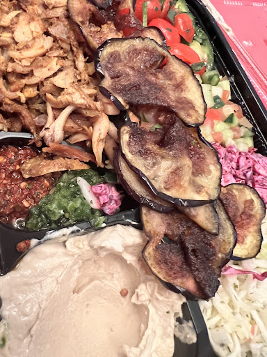 Photo of Le Falafel Plus+ - 6245 Bd Décarie, Montréal, QC H3W 3E1