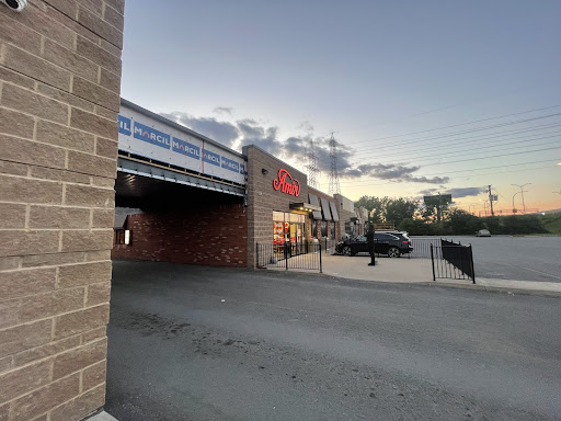 Photo of Amir - 3570 Bd Pitfield, Pierrefonds, QC H8Y 0A5