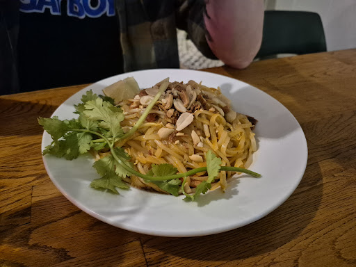 Photo of Minh's (Collingwood) - 14 Balsam St, Collingwood, ON L9Y 4H7
