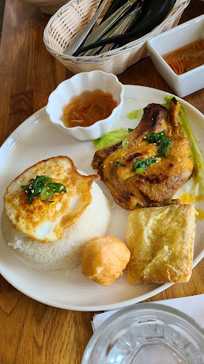 Photo of Minh's (Collingwood) - 14 Balsam St, Collingwood, ON L9Y 4H7