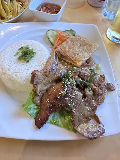 Photo of Minh's (Collingwood) - 14 Balsam St, Collingwood, ON L9Y 4H7