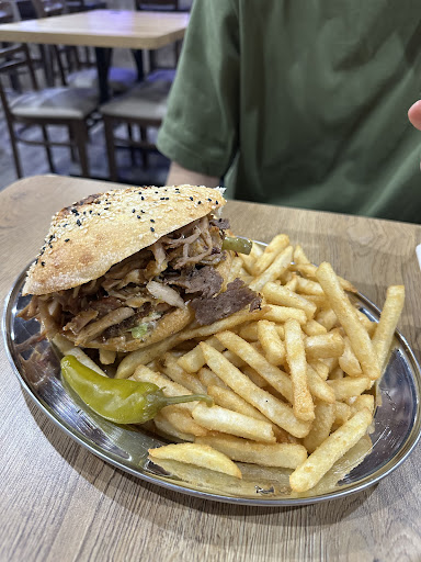 Photo of Berlin Döner Haus - 3864 Boul. Saint-Laurent, Montréal, QC H2W 1Y2