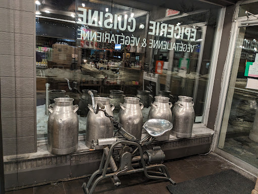 Photo of Juste Falafel - 152 Av. Mozart E, Montréal, QC H2S 1B4