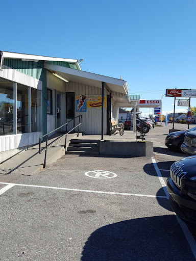 Photo of Roi Du Chien Chaud (Le) - 103 Rue de Quen, Dolbeau-Mistassini, QC G8L 4R9