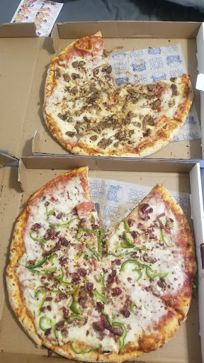 Photo of Pizza Lion - Ville Saint-Laurent - 1700 Rue Oxford, Saint-Laurent, QC H4L 1B6