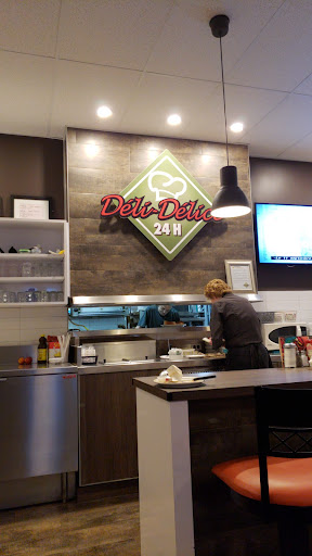 Photo of Déli-Délice - 350 Rue Saint-Jean Local 101, Drummondville, QC J2B 0W7