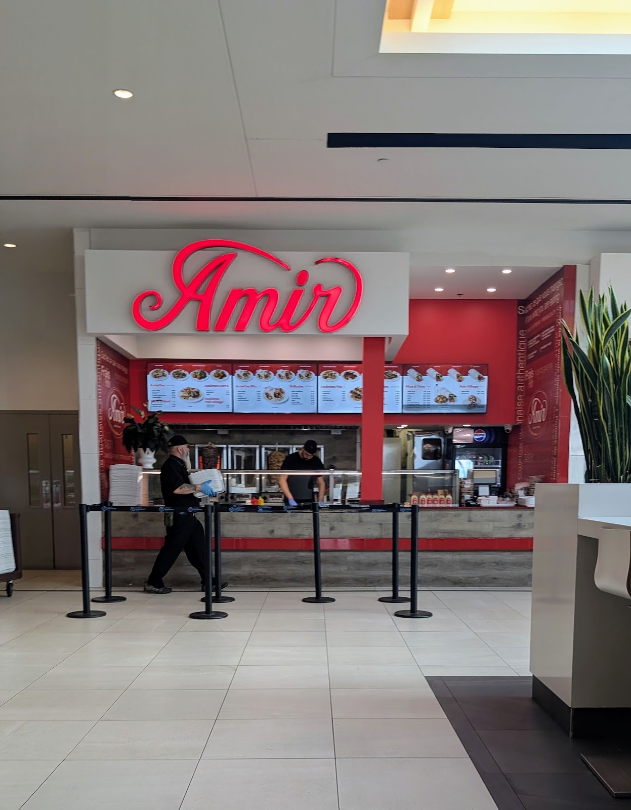 Photo of Amir (Promenades Gatineau) - 1100 Bd Maloney O, Gatineau, QC J8T 6G3
