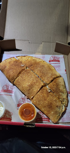 Photo of Mr. Calzone Regent - 855 Regent Ave W Unit 400, Winnipeg, MB R2C 0R1