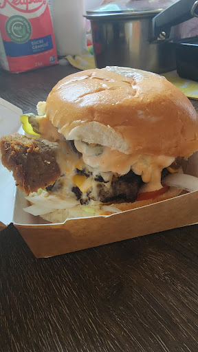Photo of Lamar Donair & Burgers - 17-160 Meadowood Dr, Winnipeg, MB R2M 5L6
