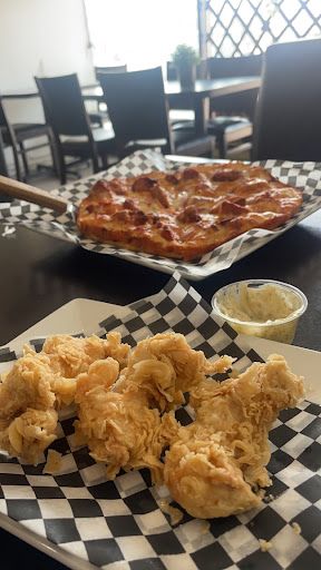 Photo of Aladin's Pizzeria & Shawarma Place - 912 Portage Ave #103, Winnipeg, MB R3G 0P5
