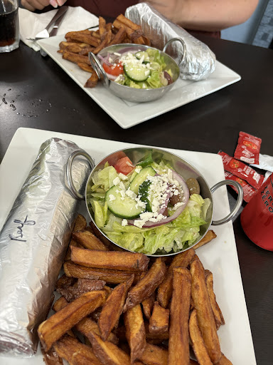 Photo of Aladin's Pizzeria & Shawarma Place - 912 Portage Ave #103, Winnipeg, MB R3G 0P5