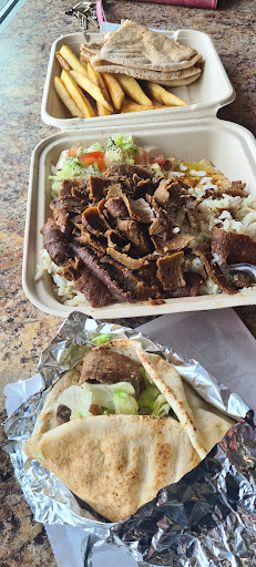 Photo of Mountain Donair - 114 Park St #1, Hinton, AB T7V 2B1