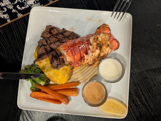 Photo of The Blend Kitchen + Bar - 129 Jasper St, Hinton, AB T7V 2A7