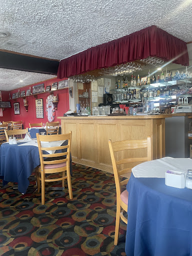 Photo of Gus' Pizza Place - 346 Hardisty Ave, Hinton, AB T7V 1E8
