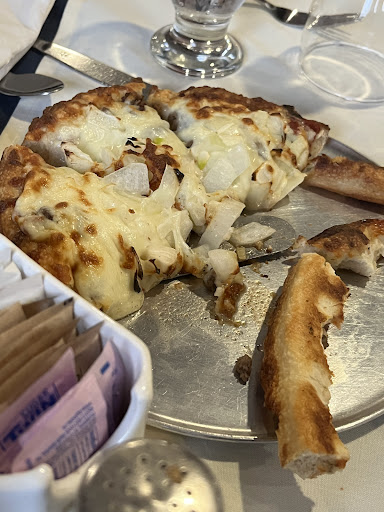 Photo of Gus' Pizza Place - 346 Hardisty Ave, Hinton, AB T7V 1E8