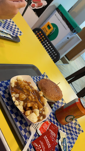 Photo of Pause V St-Jean - 655 Rue Saint-Jean, Québec, QC G1R 1P7