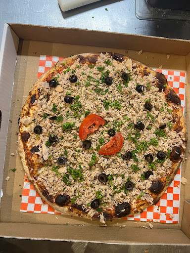 Photo of Pizza Miam's - Entrée indépendante ouest, 2500 Chem. des Quatre-Bourgeois, Québec, QC G1V 4P9