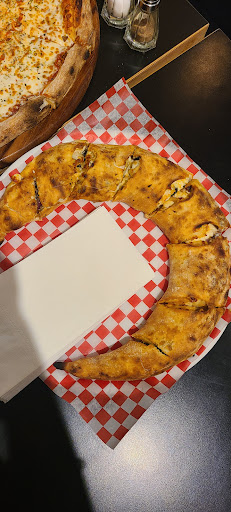 Photo of Pizza Miam's - Entrée indépendante ouest, 2500 Chem. des Quatre-Bourgeois, Québec, QC G1V 4P9