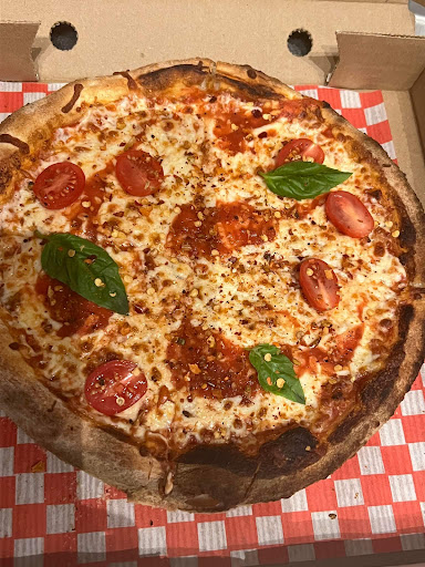 Photo of Pizza Miam's - Entrée indépendante ouest, 2500 Chem. des Quatre-Bourgeois, Québec, QC G1V 4P9