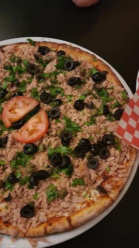 Photo of Pizza Miam's - Entrée indépendante ouest, 2500 Chem. des Quatre-Bourgeois, Québec, QC G1V 4P9