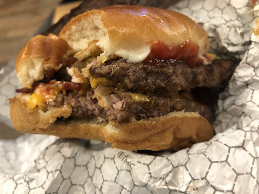 Photo of Wendy's - 976 Av. Saint-Charles, Vaudreuil-Dorion, QC J7V 4R6