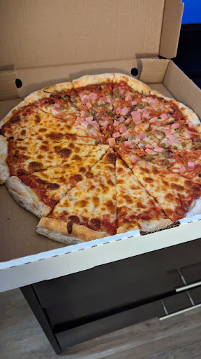 Photo of Arcata Pizzeria - 3021 Dougall Ave, Windsor, ON N9E 1S3