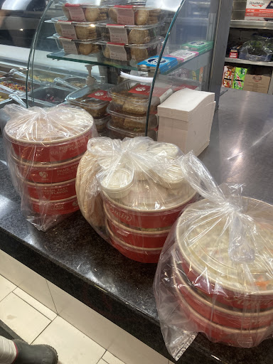 Photo of Amir - 5760 Blvd. Robert-Bourassa, Laval, QC H7E 0A5