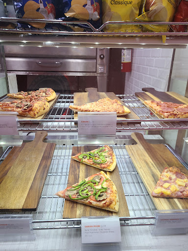 Photo of Pizza Pizza - 304 Erie St S, Leamington, ON N8H 3C5