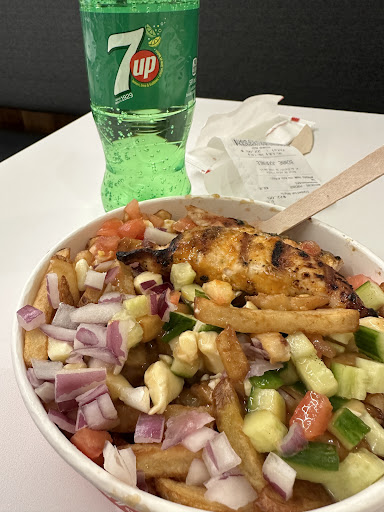Photo of Poulet Rouge - 2450 Boul Laurier Entrée 4, Québec, QC G1V 2L1