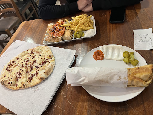 Photo of Basil Broasted بروستد وشاورما الريحان - 222 Kilburn High Rd, London NW6 4JP, UK