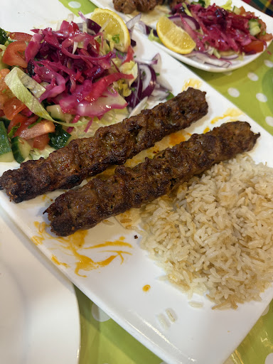 Photo of Reina Döner & Kebab - 5 Junction Rd, Archway, London N19 5QT, UK