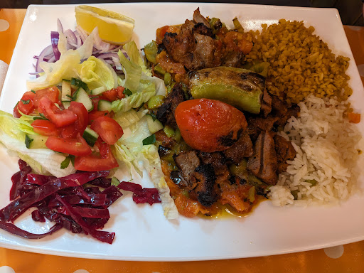 Photo of Reina Döner & Kebab - 5 Junction Rd, Archway, London N19 5QT, UK