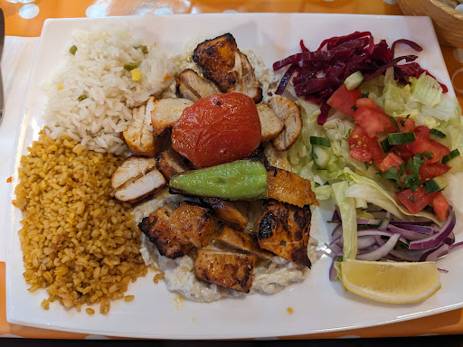 Photo of Reina Döner & Kebab - 5 Junction Rd, Archway, London N19 5QT, UK