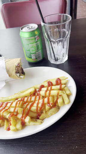 Photo of Shawarma Hut - Restaurant Elephant and Castle - 292b Walworth Rd, London SE17 2TE, UK