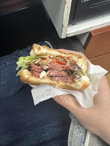 Photo of Deli-Taouk - 1550 Bd Daniel-Johnson, Laval, QC H7V 3V7
