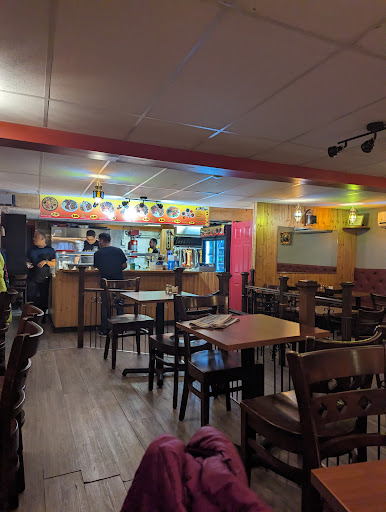 Photo of Chich Taouk Magog - 420 Rue Principale O, Magog, QC J1X 2A9