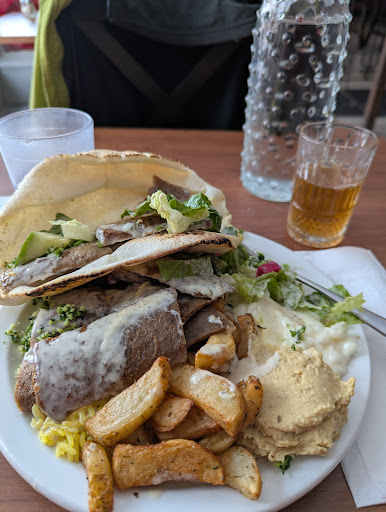 Photo of Chich Taouk Magog - 420 Rue Principale O, Magog, QC J1X 2A9