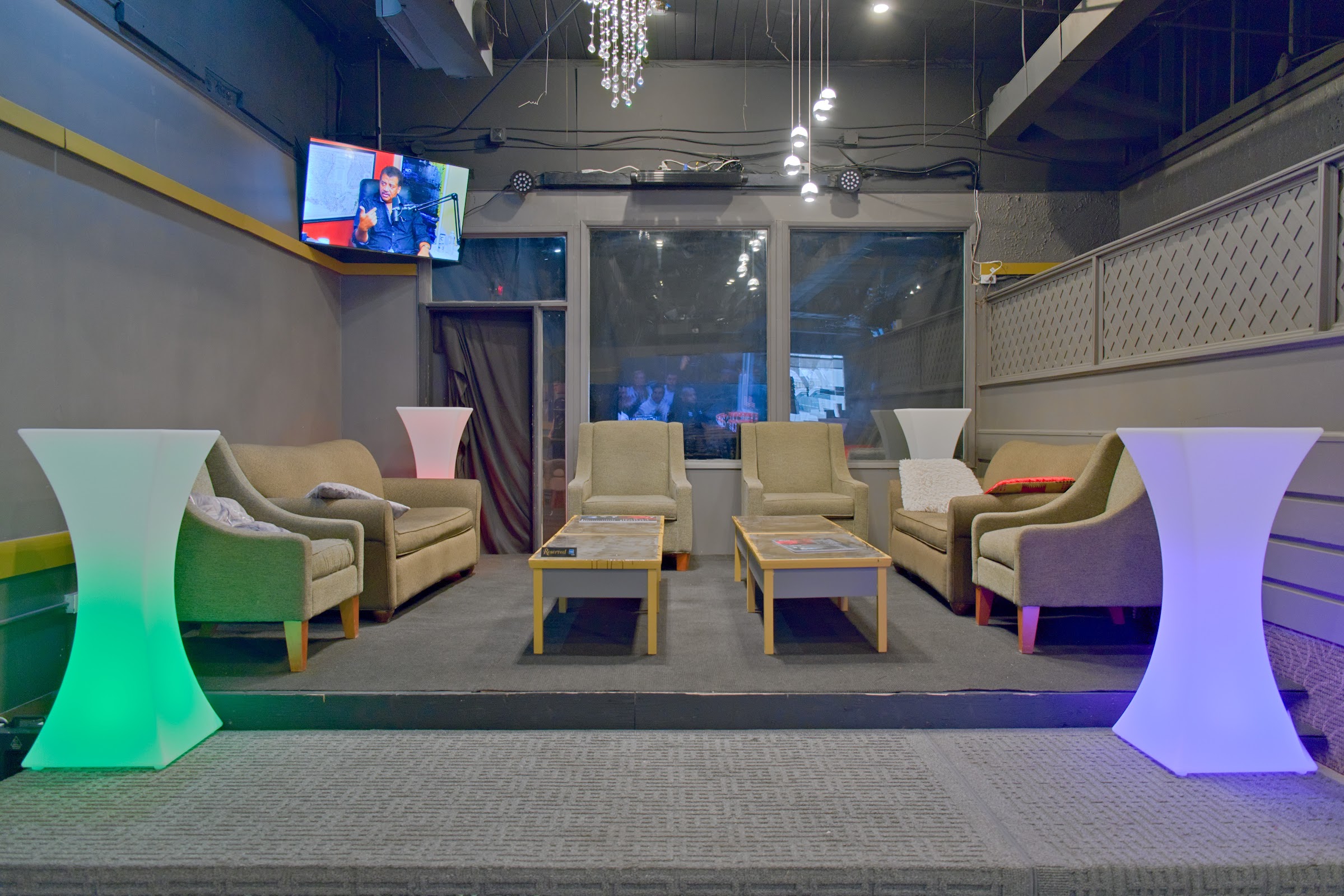 Photo of MidtownX Bar - 610 Idylwyld Dr N, Saskatoon, SK S7L 0Z2