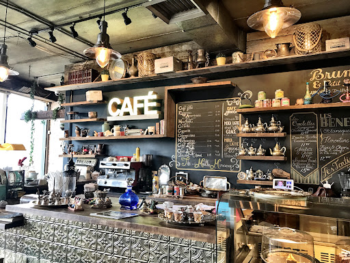 Photo of Amir - 5230 Rue Jean-Talon E, Saint-Léonard, QC H1S 1L1