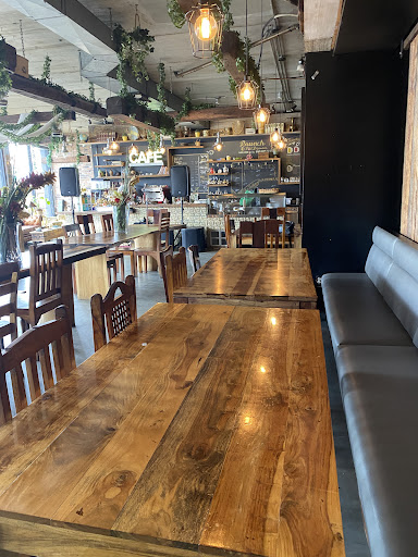 Photo of Amir - 5230 Rue Jean-Talon E, Saint-Léonard, QC H1S 1L1