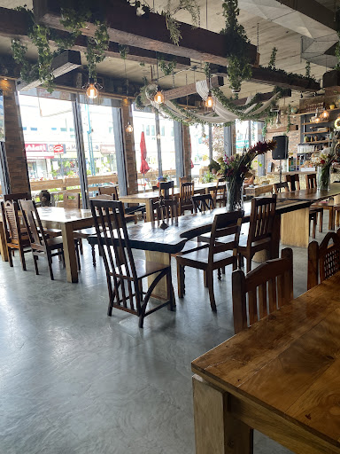 Photo of Amir - 5230 Rue Jean-Talon E, Saint-Léonard, QC H1S 1L1