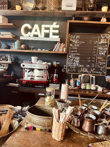 Photo of Amir - 5230 Rue Jean-Talon E, Saint-Léonard, QC H1S 1L1