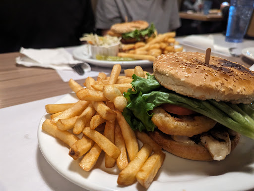 Photo of Restaurant Le Rapide - 556 Rue du Portage, Mont-Laurier, QC J9L 2A4