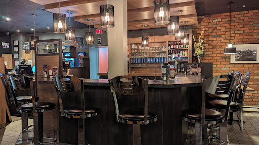 Photo of Restaurant Le Rapide - 556 Rue du Portage, Mont-Laurier, QC J9L 2A4